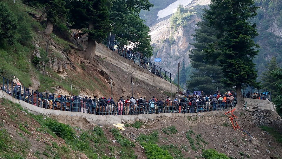 Amarnath Yatra 2023: first batch offered prayers after reaching Amarnath cave