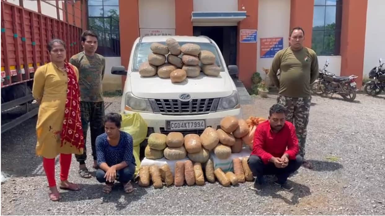 chhattisgarh police arrested two with 200 kg ganja in Mahasamund