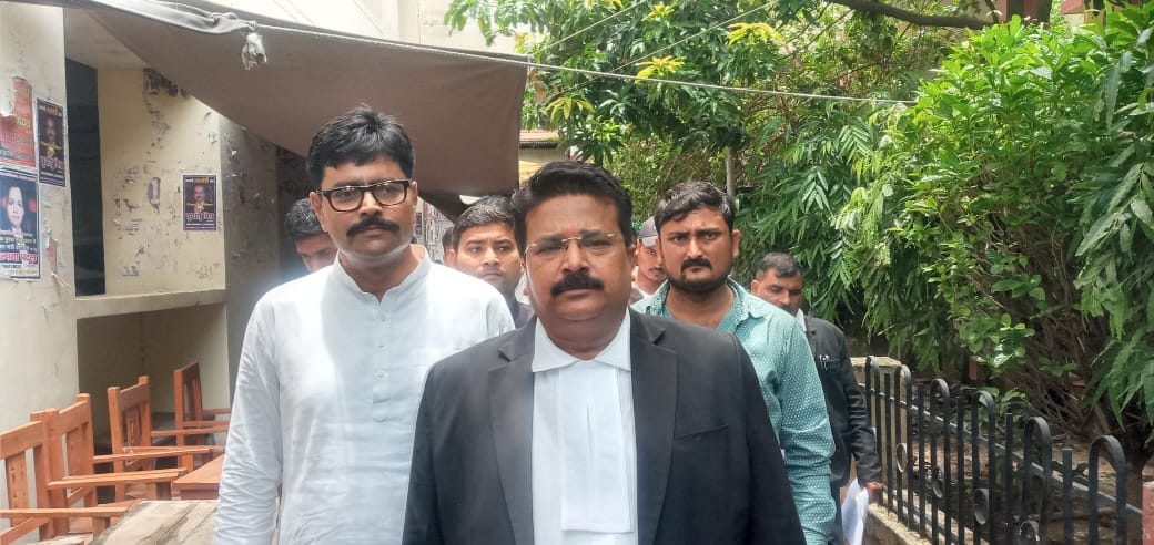 Varanasi Former MLA abhay Singh appeared in MP/MLA court, court gave this date for hearing