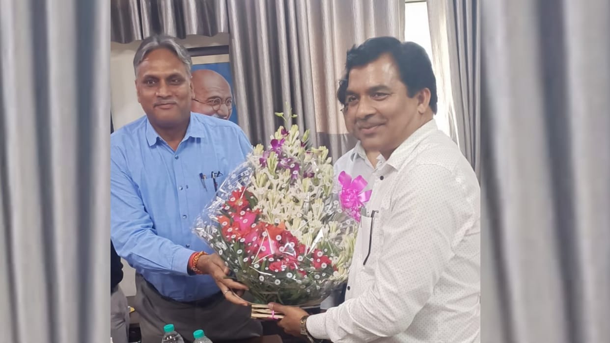 Registrar of Lucknow University takes charge.