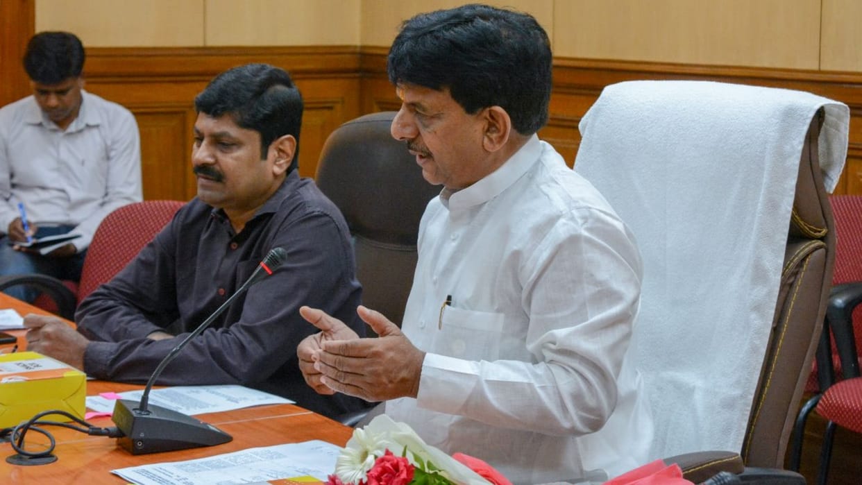 UP minister reviewed the work of 150ITI in Uttar Pradesh.
