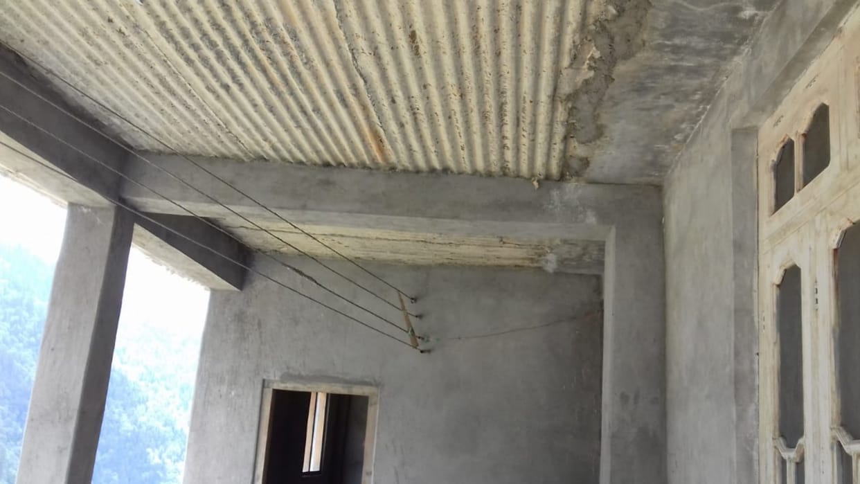 Himachal News: House Concrete Lanter on three phase electricity line in Chamba Himachal Pradesh