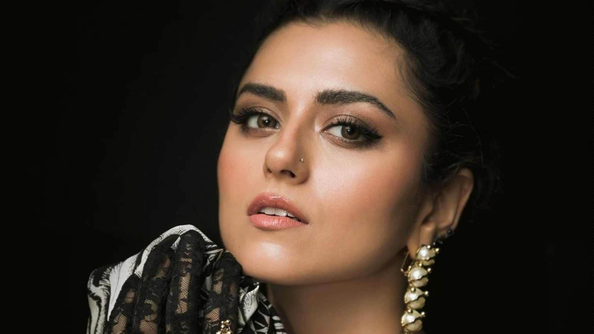 Ridhi Dogra Shares Experience Of Working With Jawan Star Shah Rukh Khan And tiger 3 actor Salman Khan