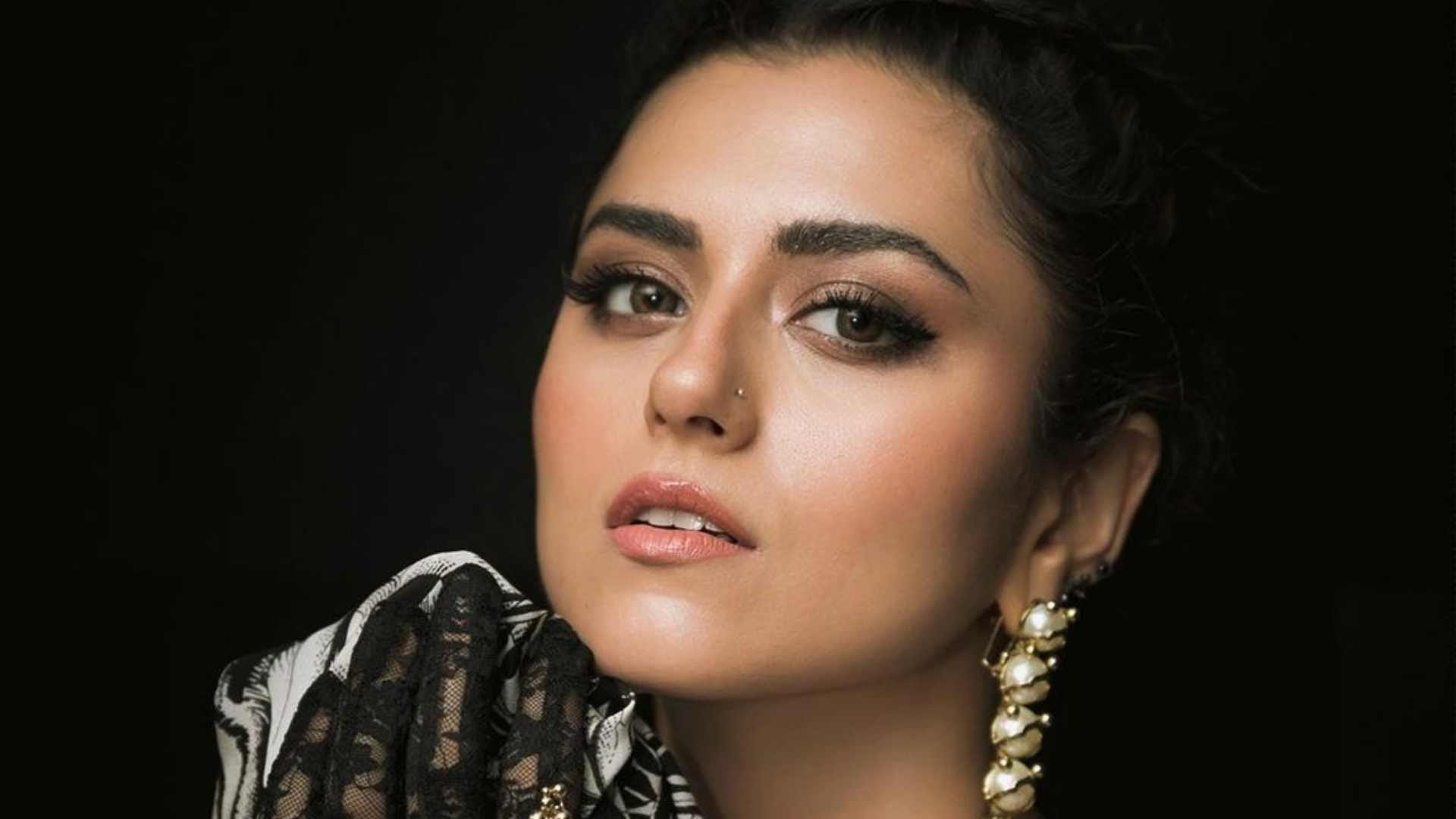 Ridhi Dogra Shares Experience Of Working With Jawan Star Shah Rukh Khan And tiger 3 actor Salman Khan