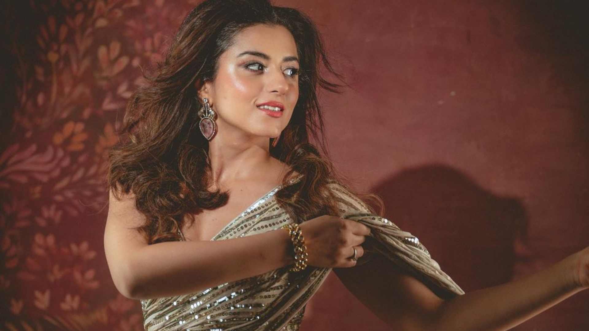 Ridhi Dogra Shares Experience Of Working With Jawan Star Shah Rukh Khan And tiger 3 actor Salman Khan