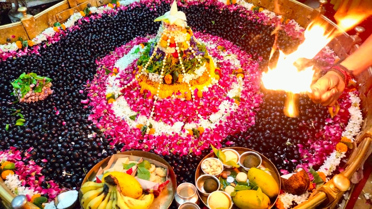 Lord Shiva himself comes here to enjoy, Gauri Kedareshwar Mahadev is divided into two parts