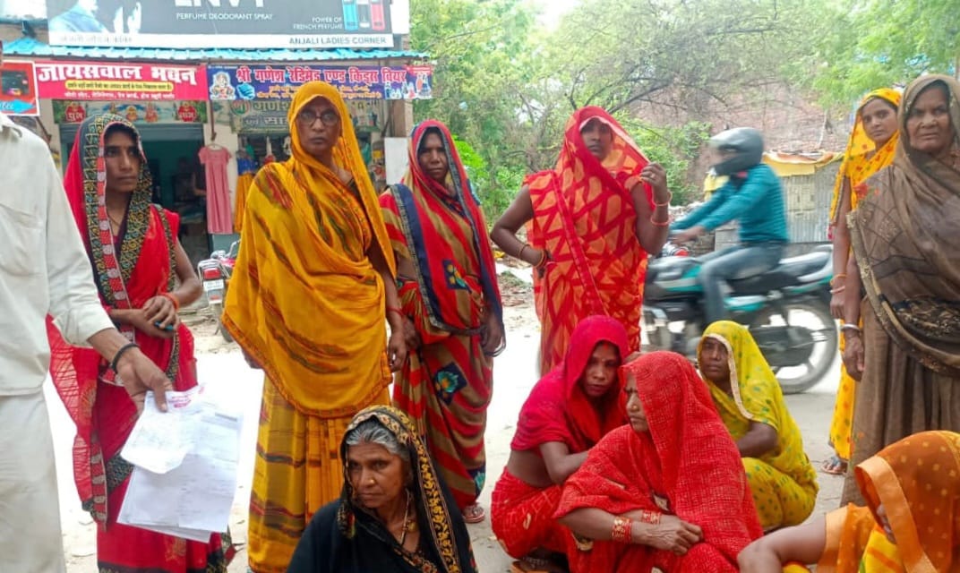 Fight in land dispute in varanasi child dies in pregnant woman stomach,