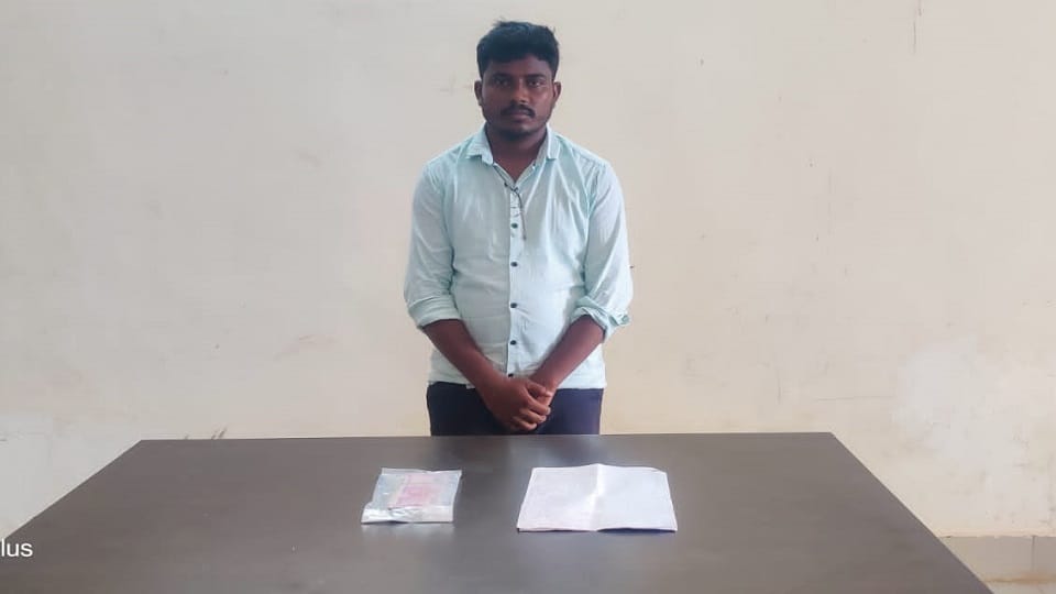 Absconding Naxalite associate arrested with prescription of medicines and Rs 1 lakh 60 thousand