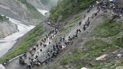 Amarnath Yatra 2023: Groups of devotees are continuously reaching Baba Barfani door, 1.50 lakhs have visited