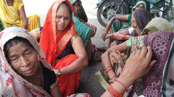 The heartless father cut his son with a machete, attacked his wife, daughter and sister, then committed suicid