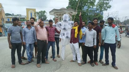 Bihar News: सड़क हादसे में युवक की मौत; गुस्साए लोगों ने बिहार पुलिस अकादमी के पास किया हंगामा Youth died in road accident in Nalanda; Angry people created ruckus near Bihar Police Academy