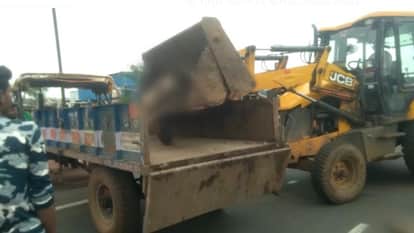 A speeding truck ran over cows sitting on the road in Guna, killing six cattle; one seriously injured