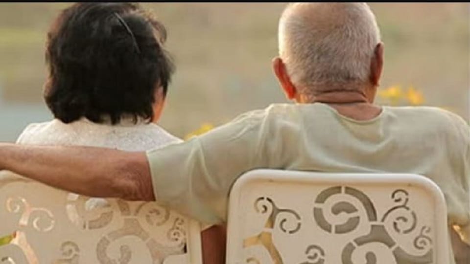 Headmaster fell in love at age of 80 then elderly wife took such step you will also be shocked