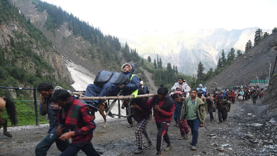 Amarnath Yatra 2023: Bum-Bum Bhole cheers valleys Baltal and Pahalgam, you can see pictures