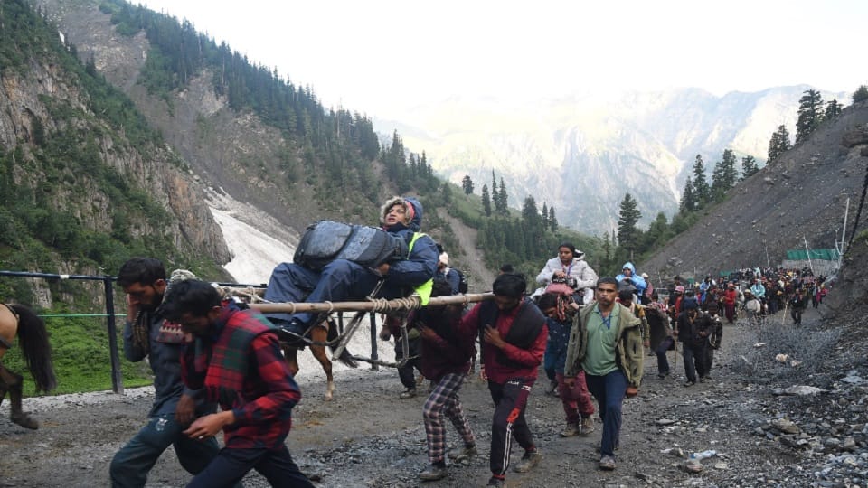 Amarnath Yatra 2023: Bum-Bum Bhole cheers valleys Baltal and Pahalgam, you can see pictures