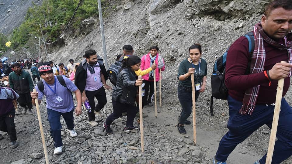 Amarnath Yatra 2023: Bum-Bum Bhole cheers valleys Baltal and Pahalgam, you can see pictures