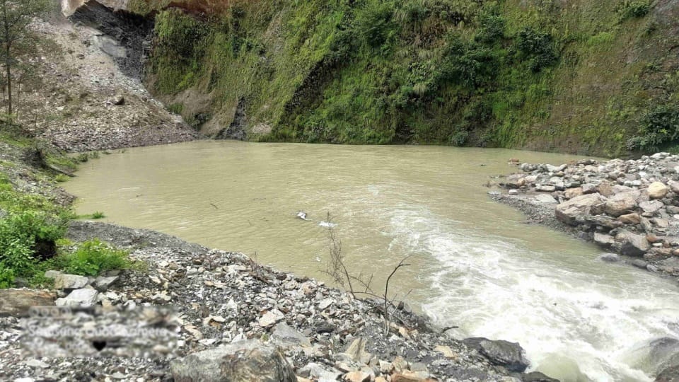 Uttarakhand weather Bona river flow stopped and Become lake flood may come in Pithoragarh