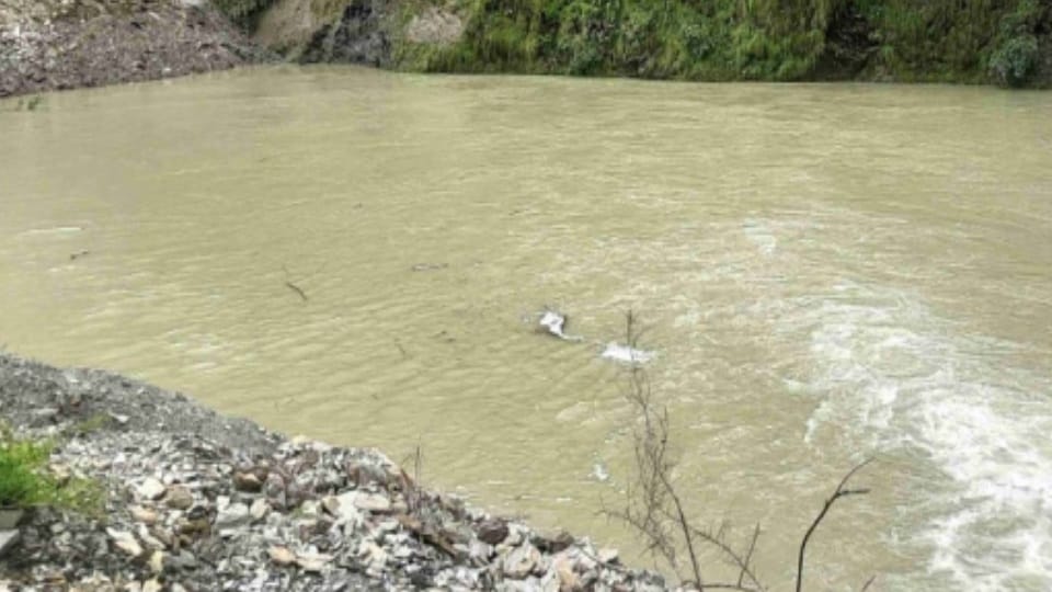 Uttarakhand weather Bona river flow stopped and Become lake flood may come in Pithoragarh
