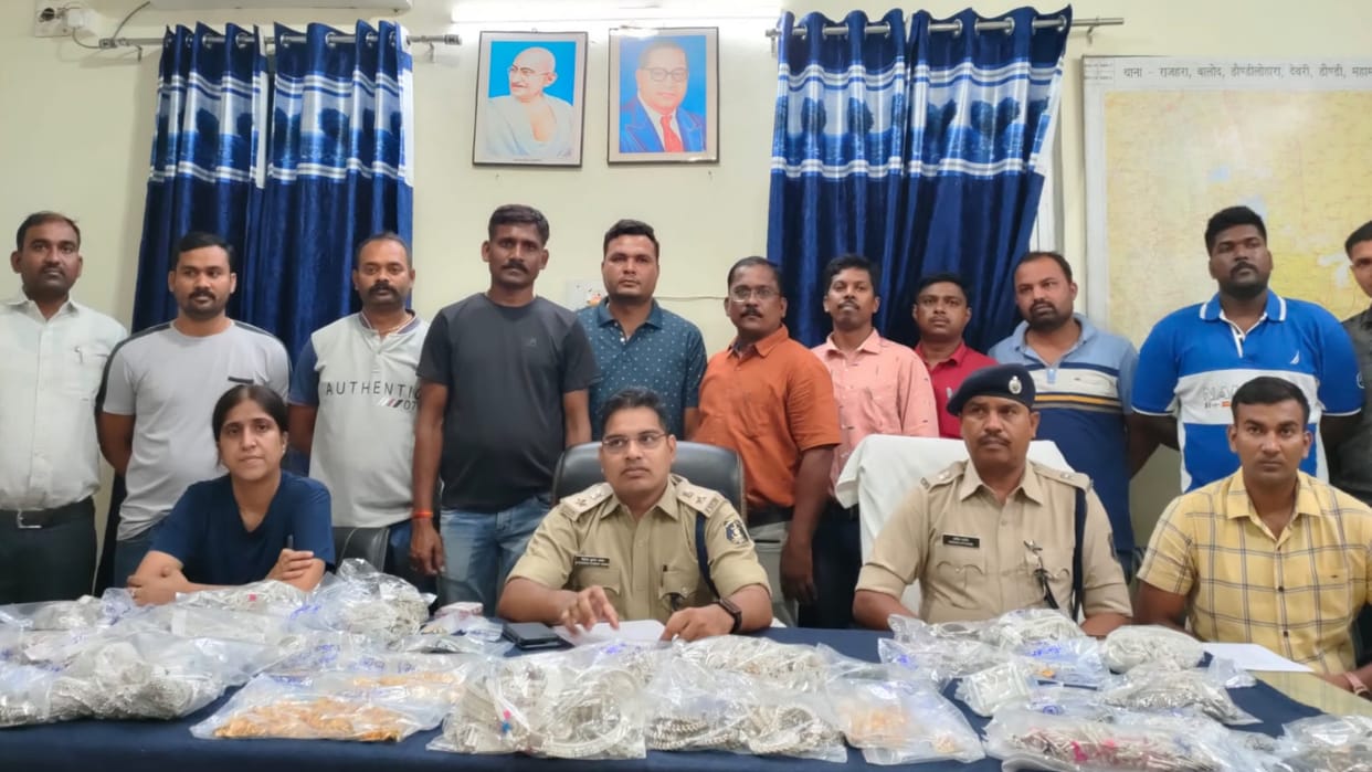 chhattisgarh police arrested 12 from Rajnandgaon and MP in Bafna Jewelers theft case in Balod