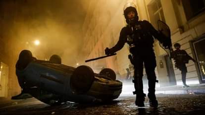 फ्रांस में विरोध-प्रदर्शन।