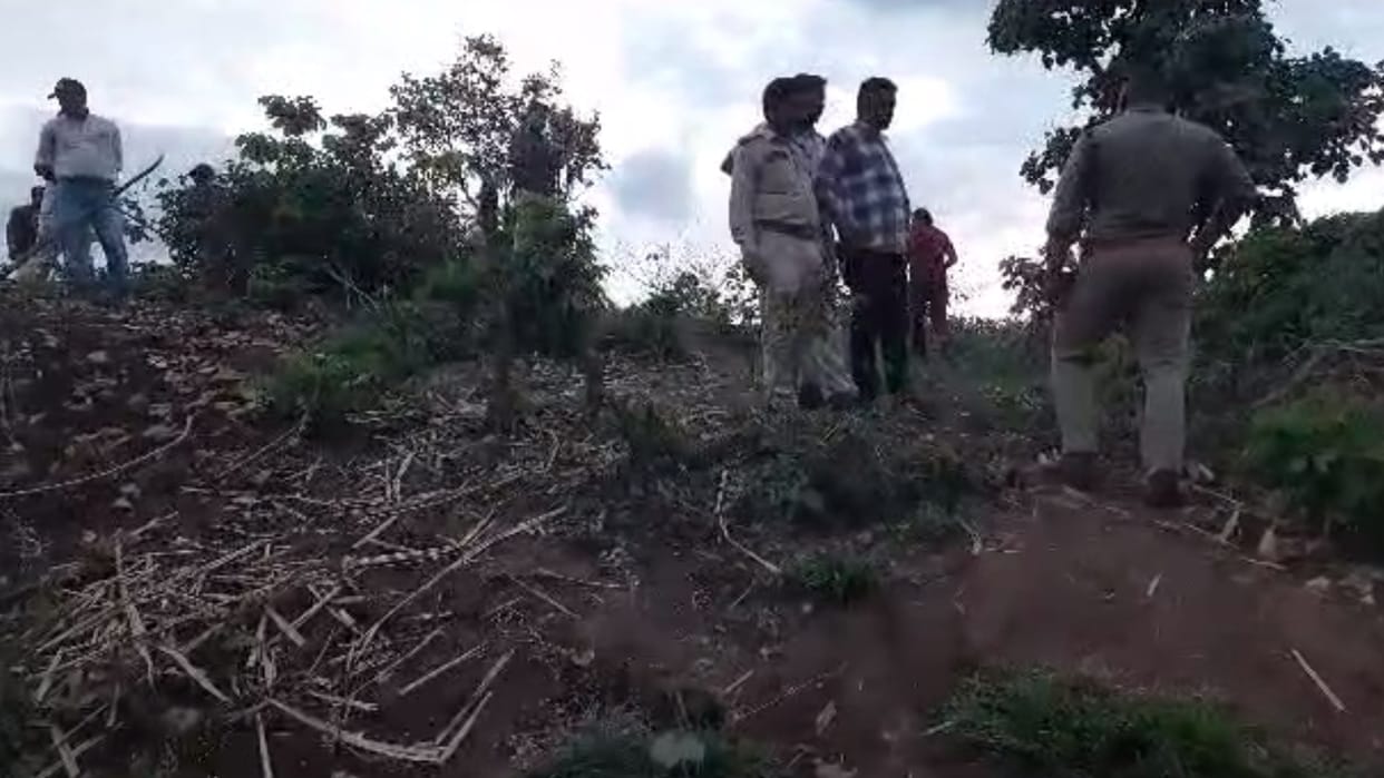 Poachers cut off claws after hunting hyena, buried the dead body in a drain, took two suspects into custody