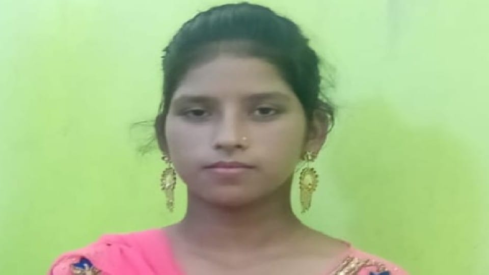 missing girl dead body found in the canal in pilibhit