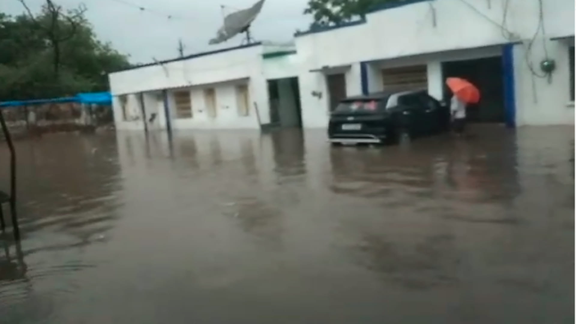 Morena: Sewage water enters government hospital, risk of infection on pregnant women including newborns