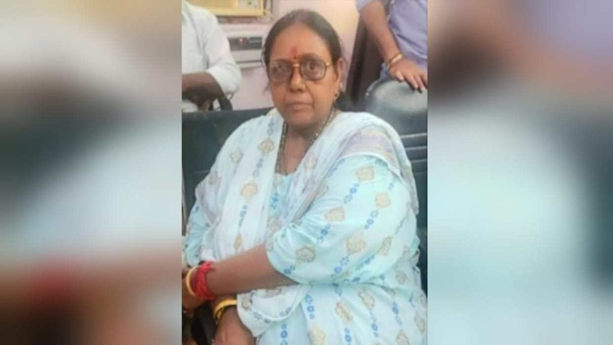 Meda's female clerk arrested for taking bribe of five thousand
