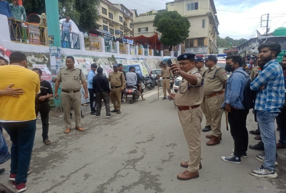 Uttarakhand Almora News: Uproar over Muslim Hairdresser Run Away With Woman and change her religion