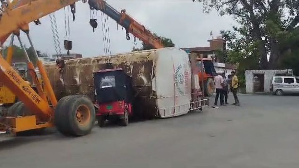 Ethanol tanker overturned on road in budaun