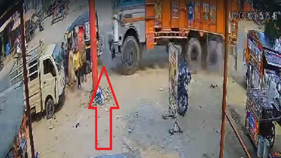 Punjab: Truck crushed the passengers sitting in the auto, two women died