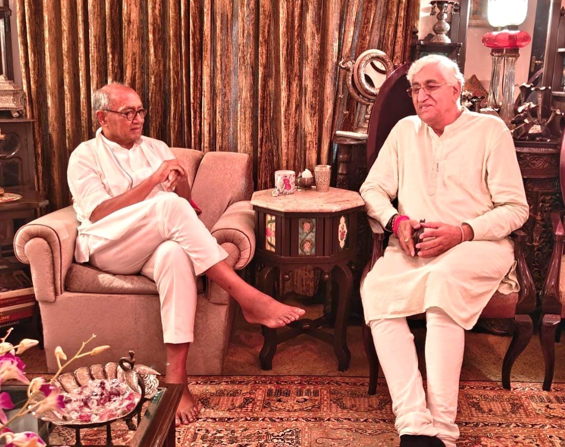 MP News: Digvijay met CG Deputy CM TS Dev, told the media - Congress is blowing in MP