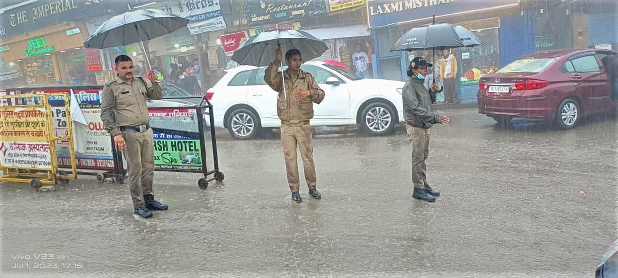 Uttarakhand Weather News Mussoorie tourism business collapsed due to rain 90 percent of hotels empty