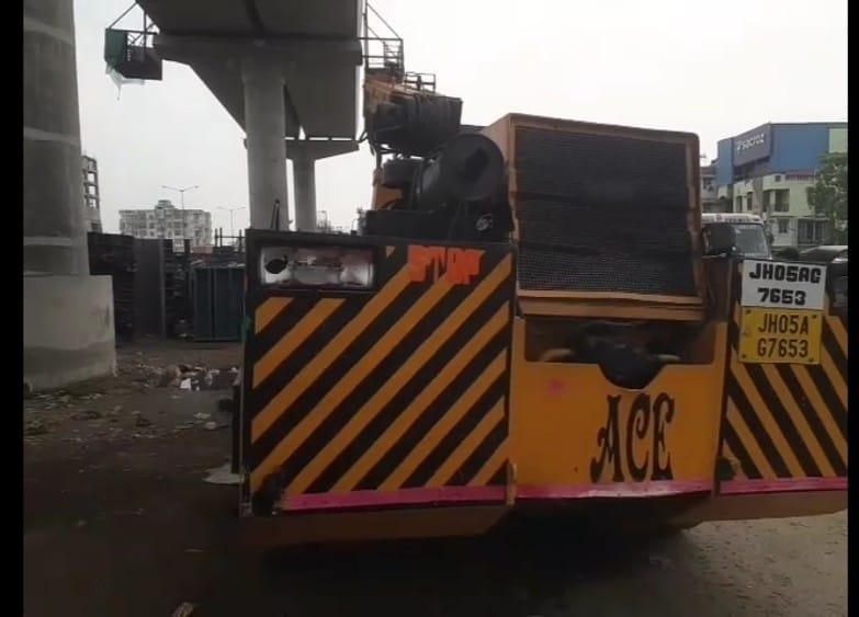 Women crushed by Patna metro works crane machine, crying son dead  after seeing mother died in bihar news