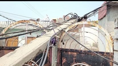 Overload truck collides with electric wire in Kaithal, woman injured after wire falls into house