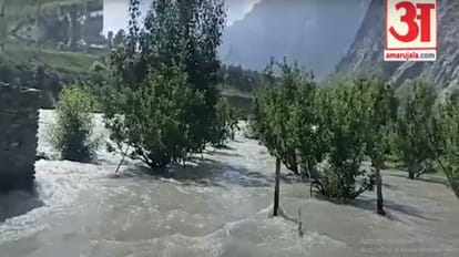 Lahul: चिनाब नदी का जलस्तर बढ़ा, जोबरंग और जसरथ के आठ किसानों के बगीचे-खेत बने तालाब The water level of the Chenab river increased, the gardens and fields of eight farmers of Jobarang and Jasrath