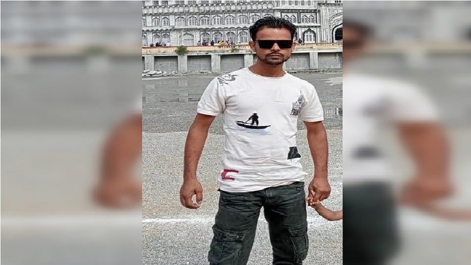 A young man died of a heart attack while running during a bat in Rampur s Swar