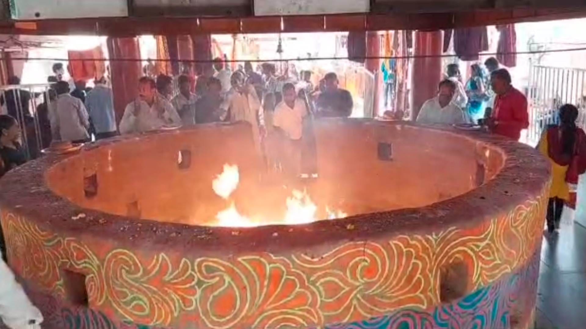 Guru Purnima 2023: Devotees come from thousands of kilometers away in Dadajidham, the whole city hosts