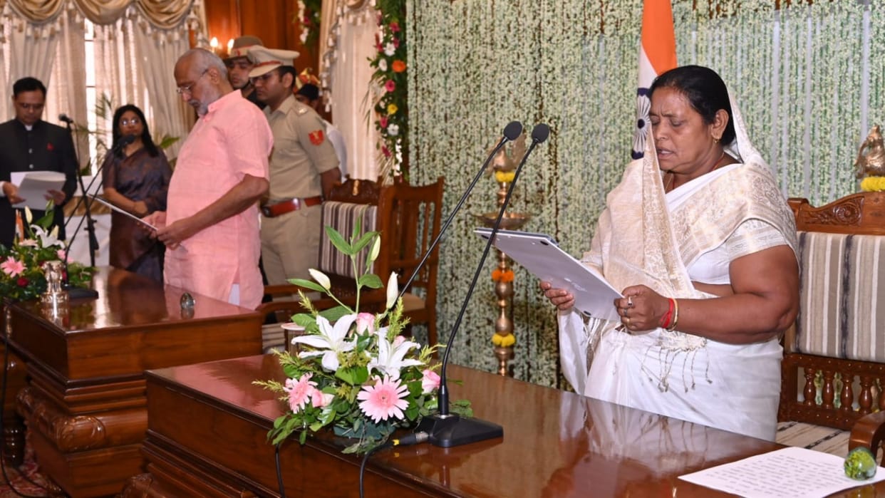 Bebi Devi takes oath as minister in Jharkhand