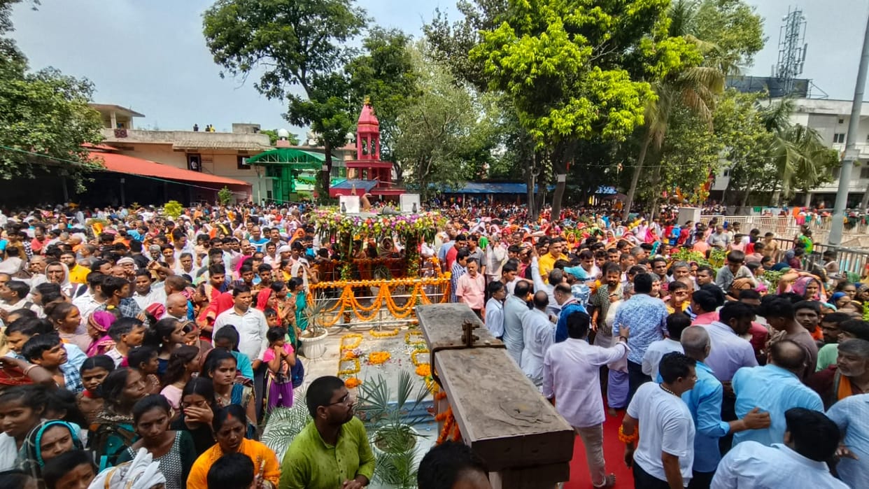 Guru Purnima 2023 there is influx of disciples to worship Guru In city of knowledge varanasi