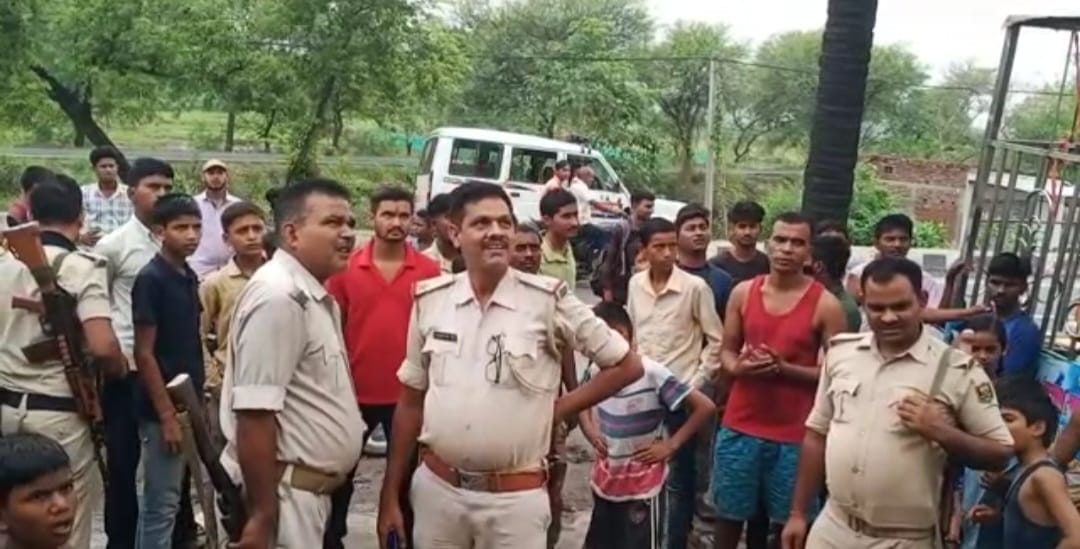 Bihar: Criminals looted South Bihar Gramin Bank in Nalanda; Looted 11 lakhs, also looted customers.