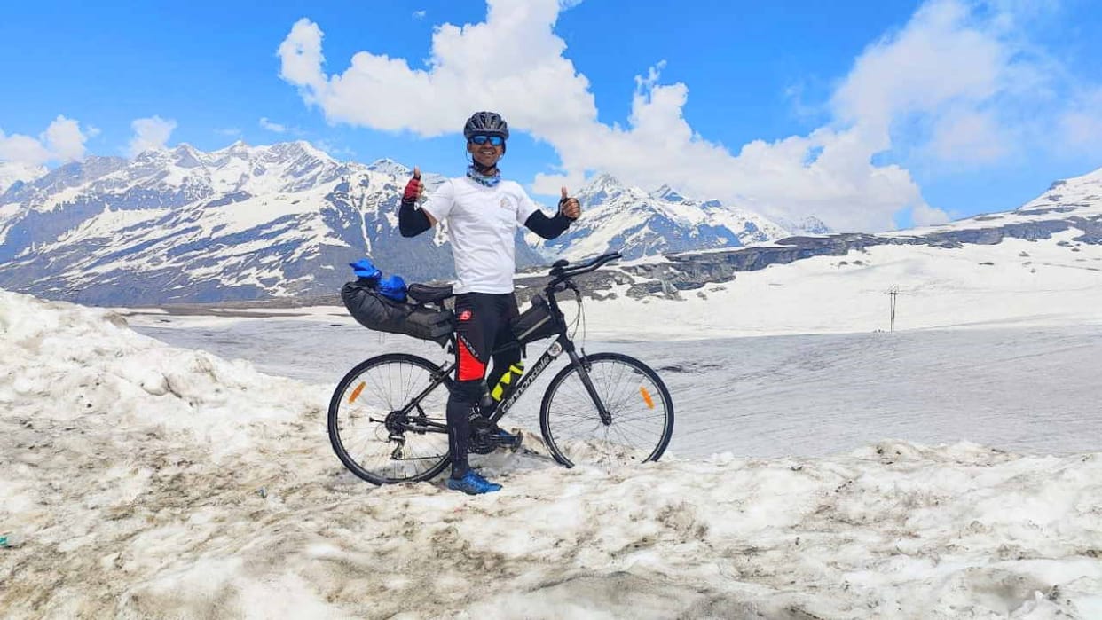 Achievement: Brijeshwar Singh reached Siachen from Kanyakumari on bicycle