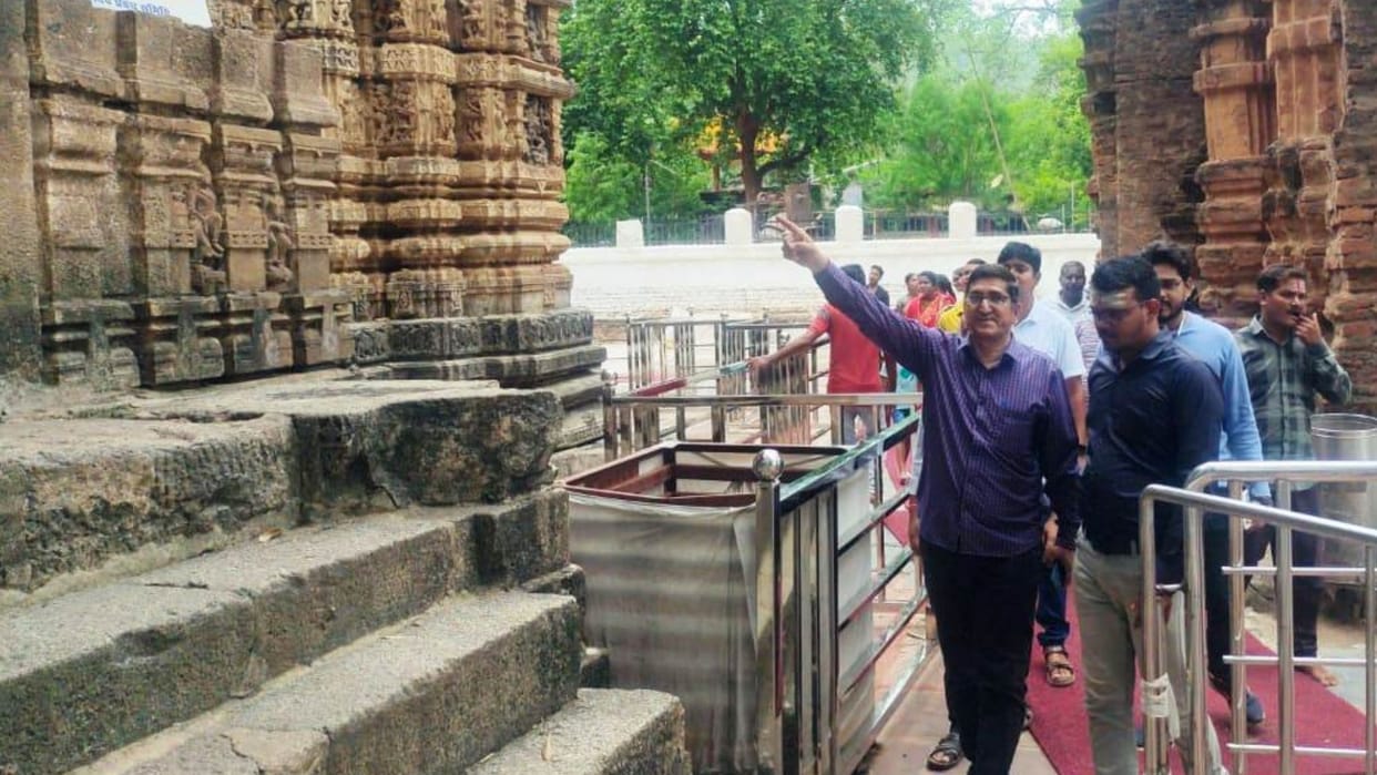 Work started to save Bhoramdeo temple from seepage rain water is kabirdham