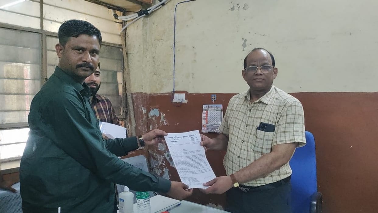 Dausa Due to priority of private ambulances in district hospital patients pockets are being cut