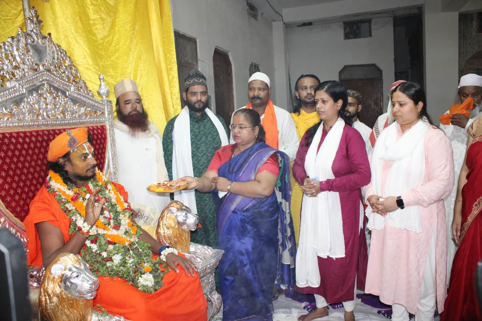 Guru Purnima 2023 Muslim disciples worshiped Guru in Varanasi