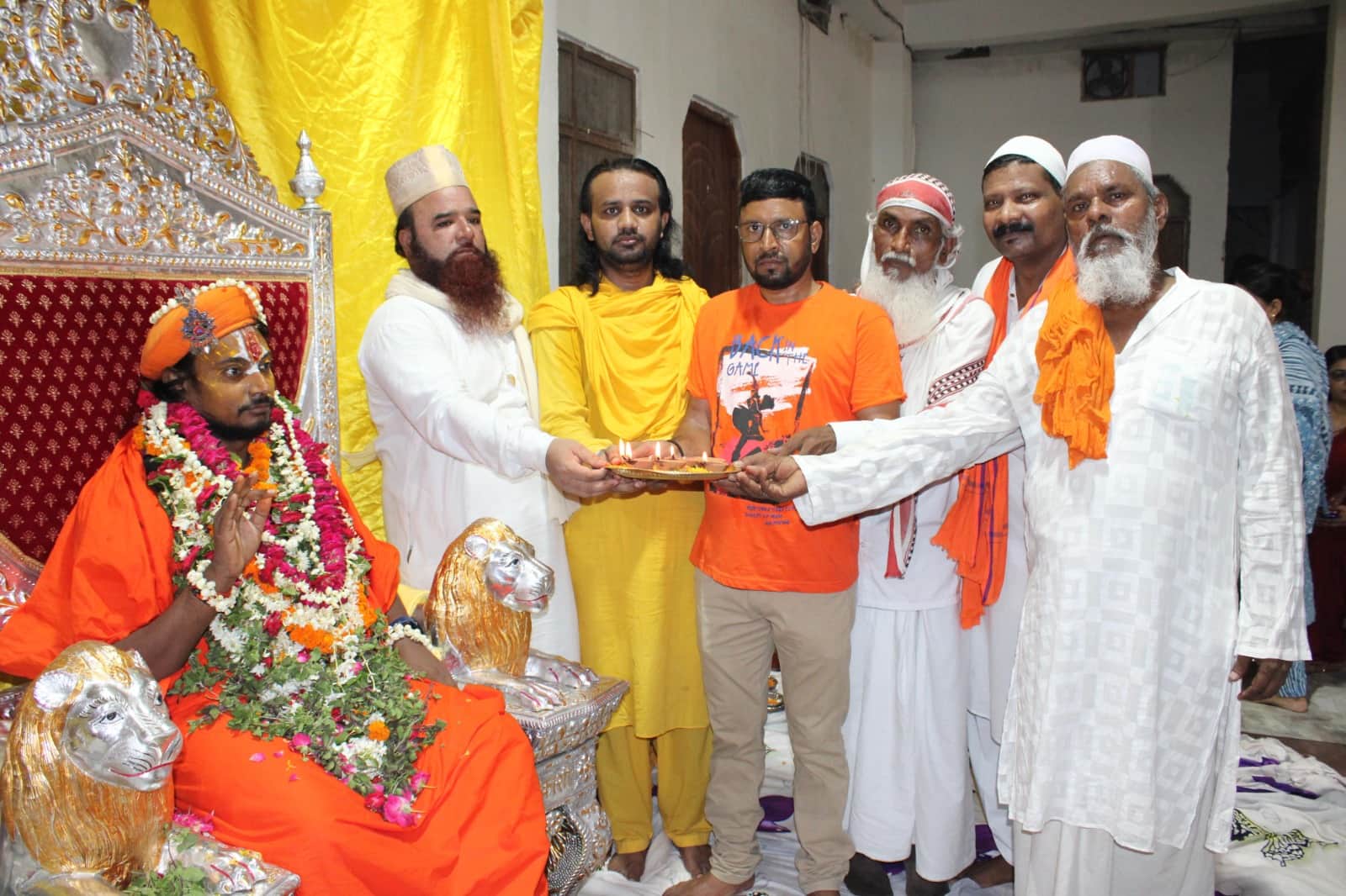 Guru Purnima 2023 Muslim disciples worshiped Guru in Varanasi