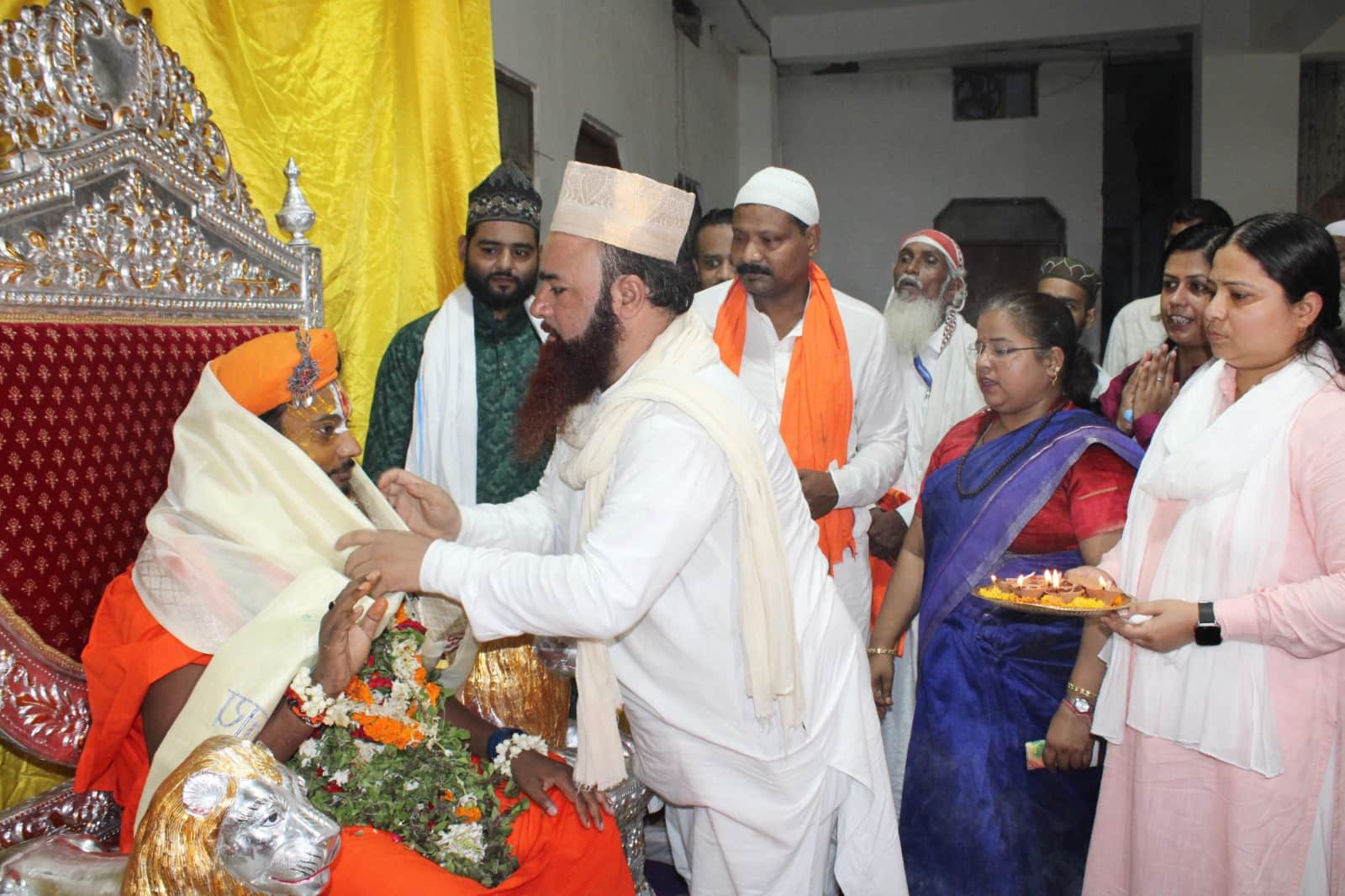 Guru Purnima 2023 Muslim disciples worshiped Guru in Varanasi
