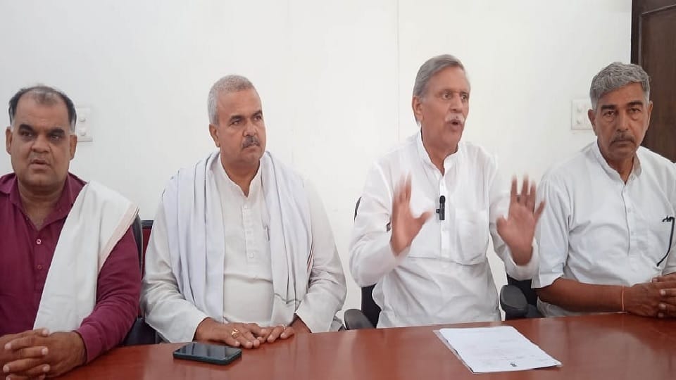 Indefinite strike of farmers continue in Bahadurgarh, farmer leader raised demand for same gotra marriage