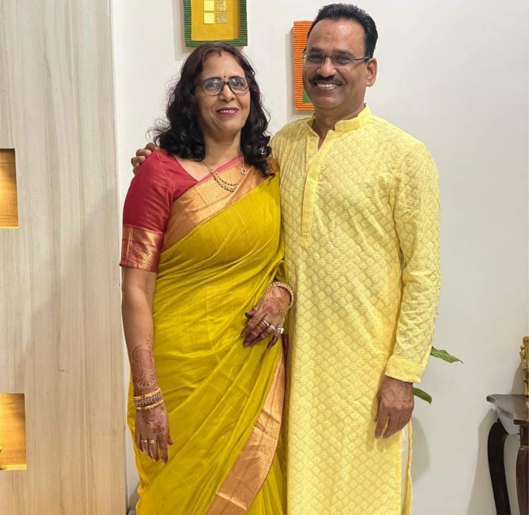 MP News: Khargone Collector's wife robbed in Gwalior, miscreants snatch gold chain during morning walk