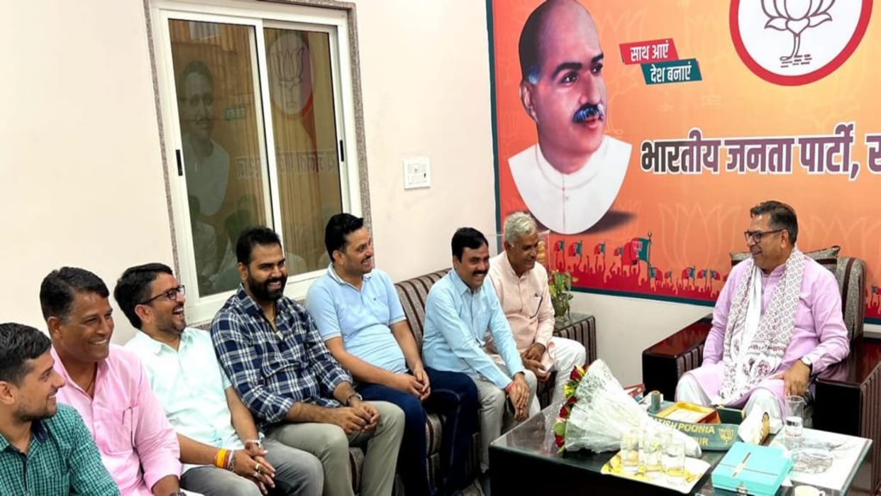Poonia left for Devdarshan in 21 temples on Gurupurnima